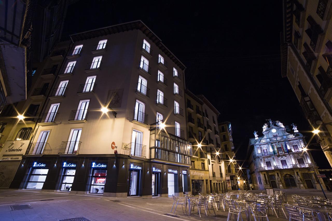 Hotel Pompaelo Plaza Del Ayuntamiento & Spa Pamplona Exterior photo
